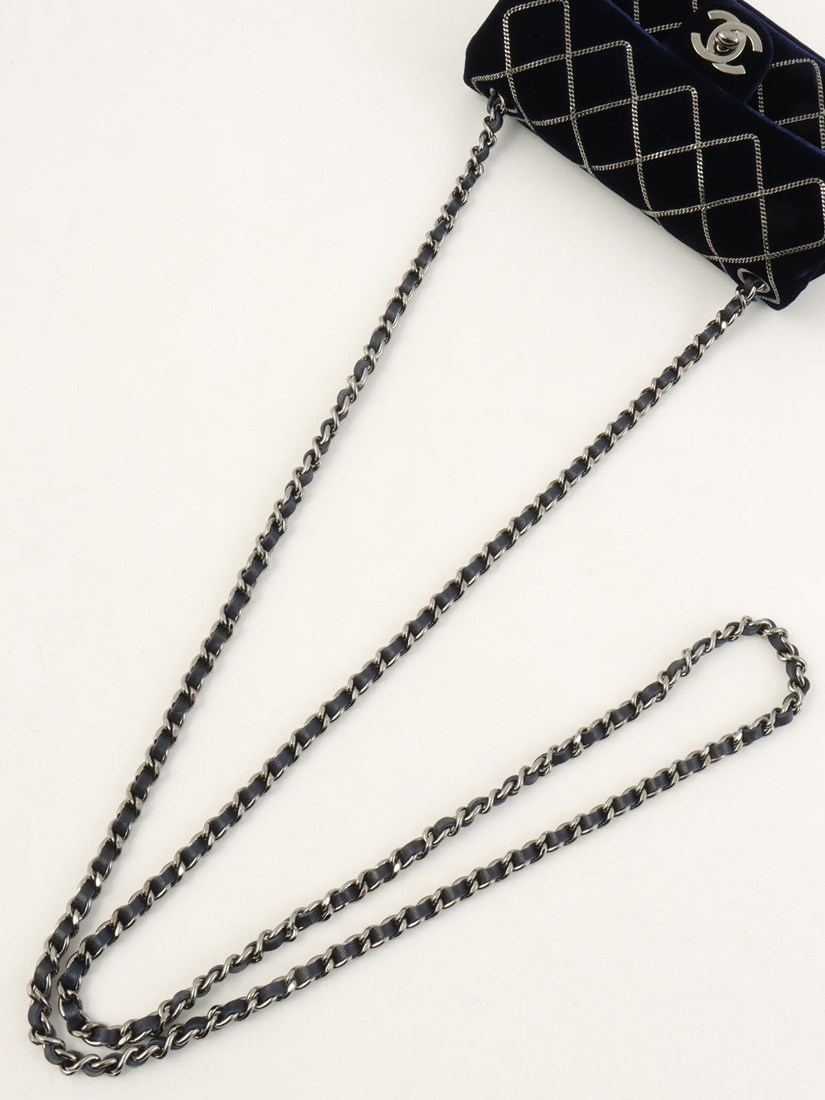 2004 Velvet Chain Design CC Turnlock Shoulder Bag Mini Navy