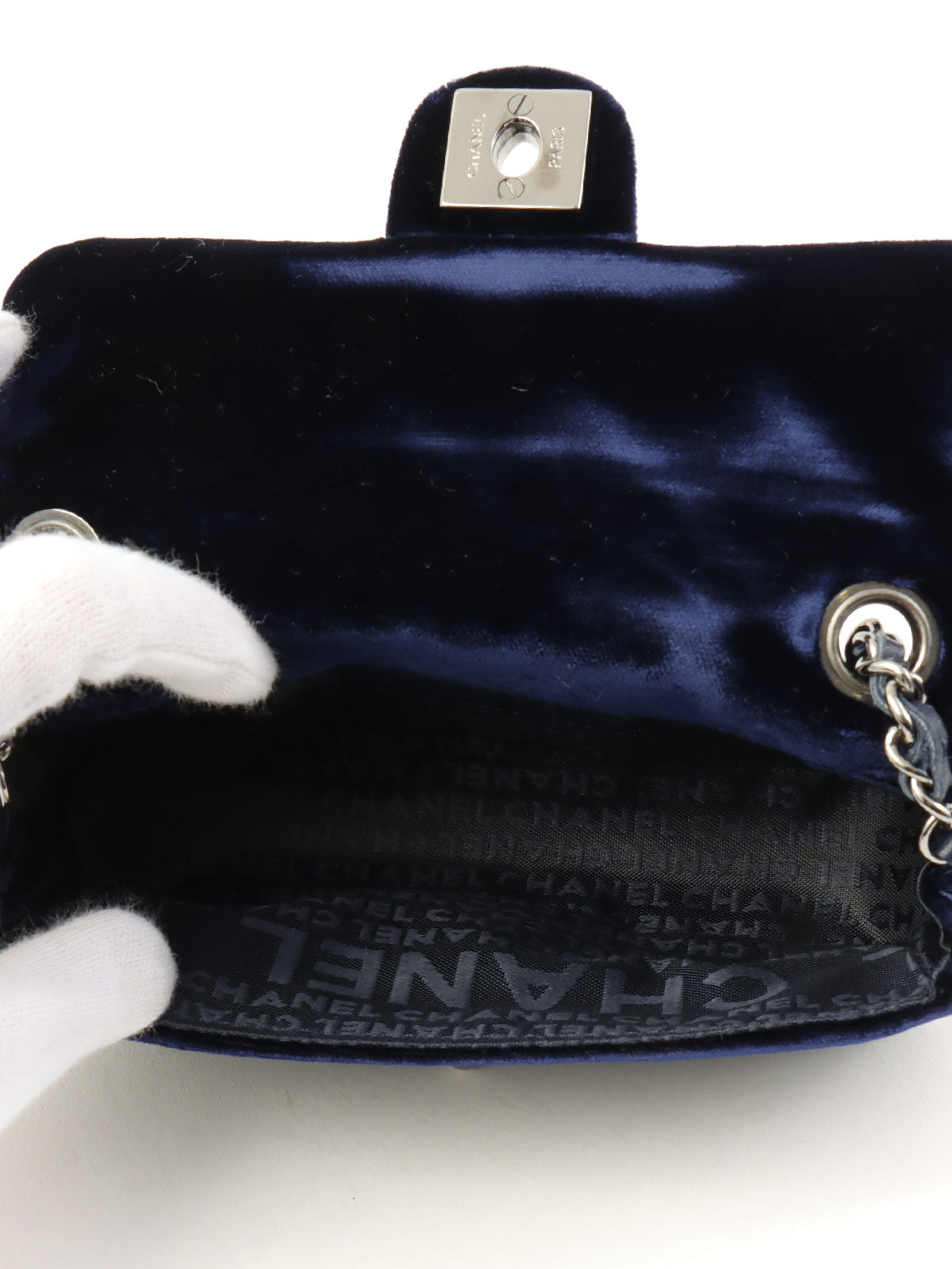 2004 Velvet Chain Design CC Turnlock Shoulder Bag Mini Navy