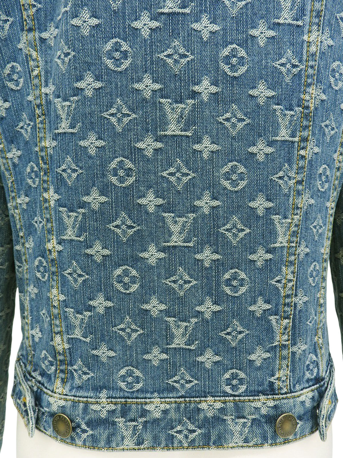 蓝棕色貂皮牛仔布字母图案夹克