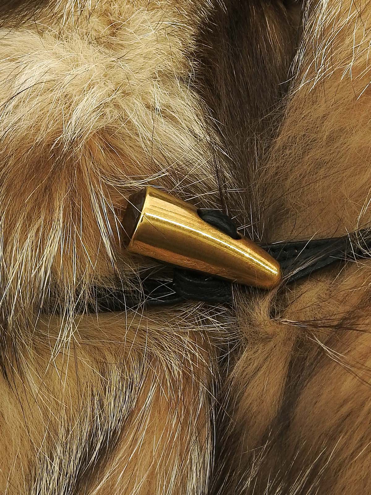 棕白色狐狸羊毛大衣