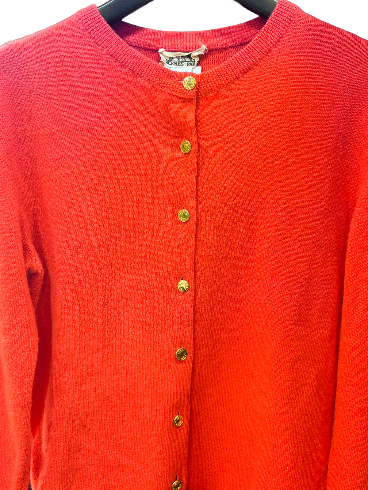 Cashmere logo button cardigan in red/gold