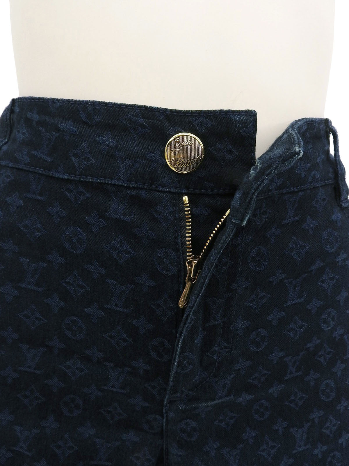 海军蓝字母图案裤子