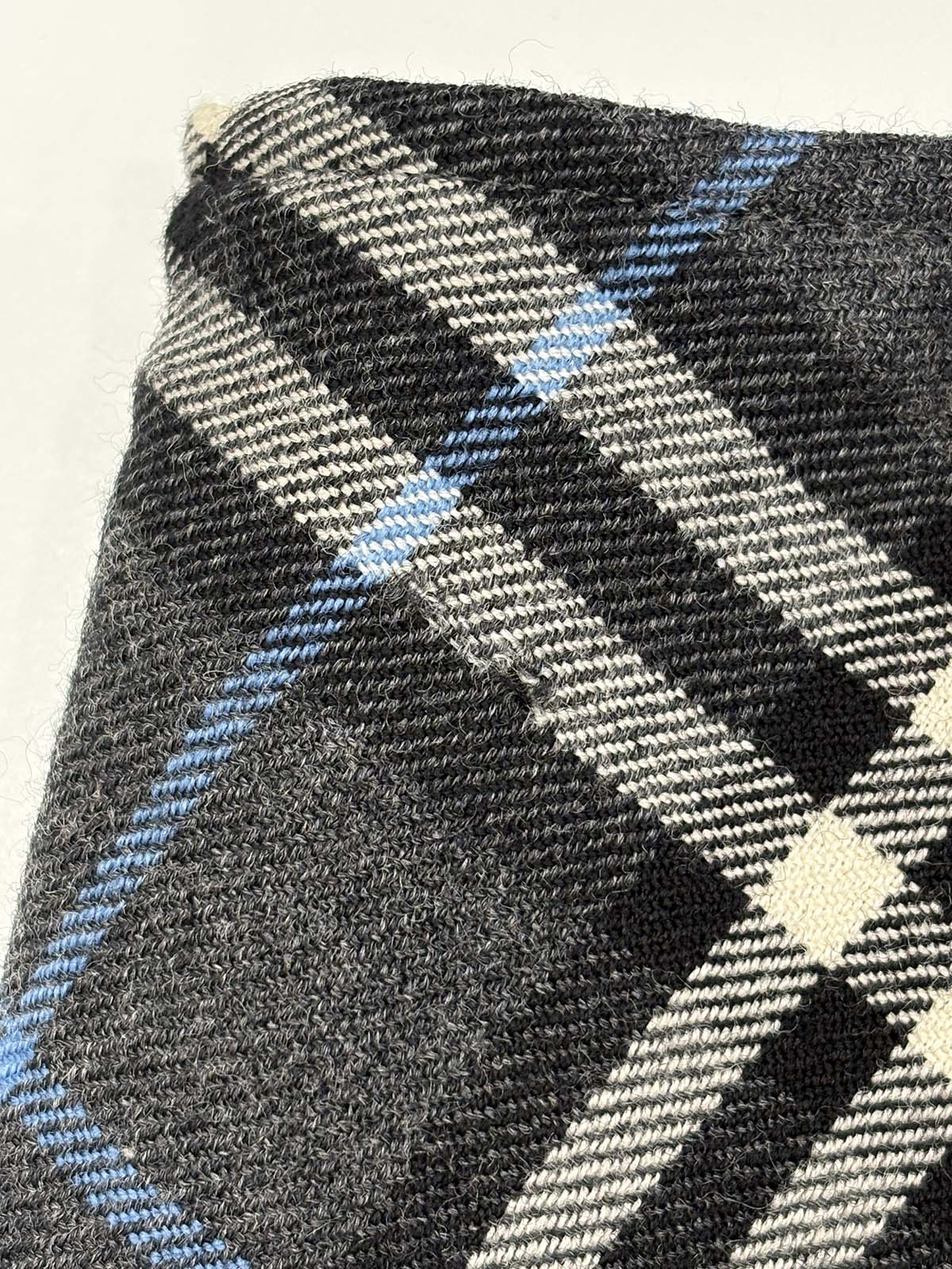 Check pattern skirt in gray