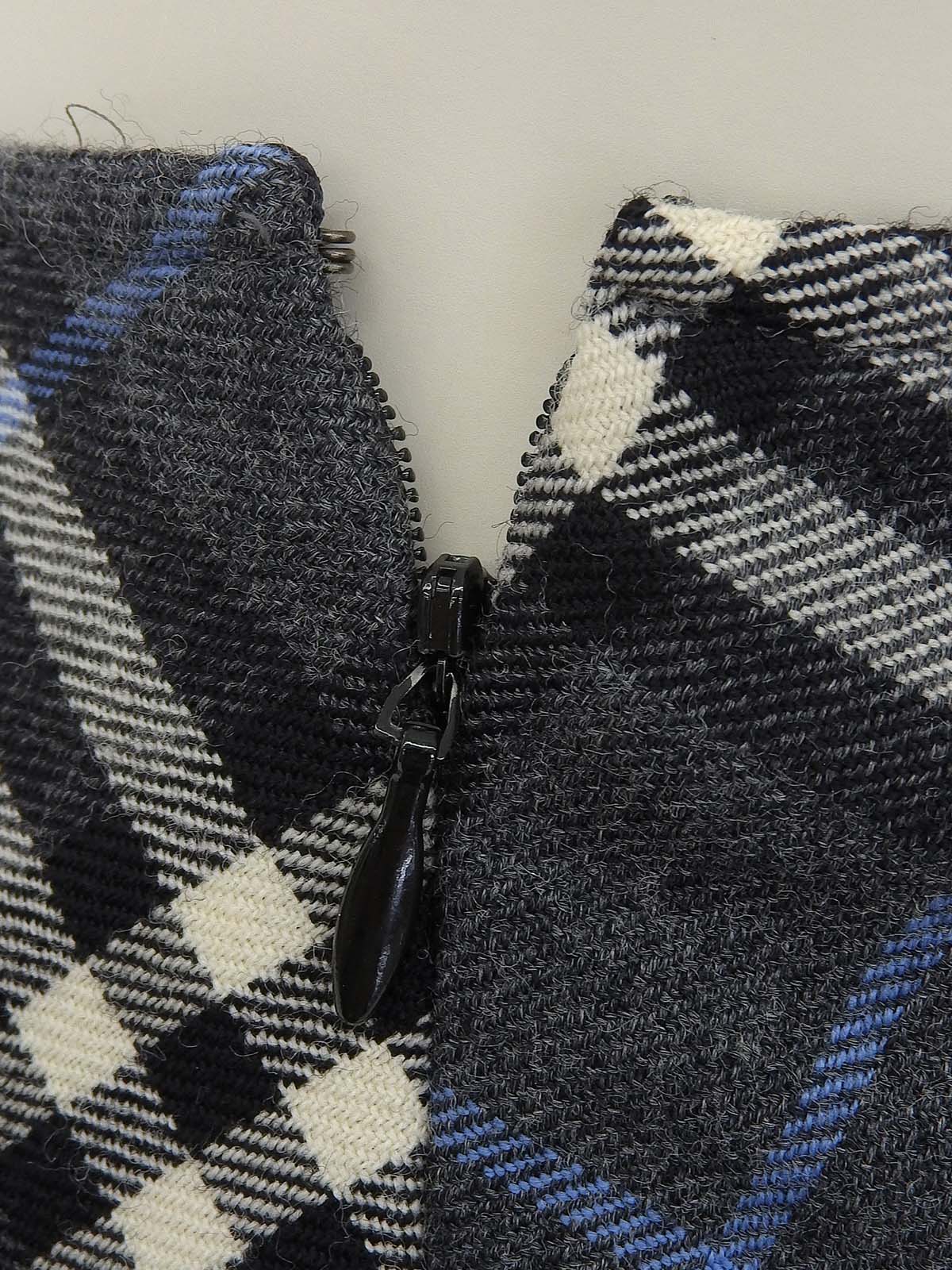 Check pattern skirt in gray