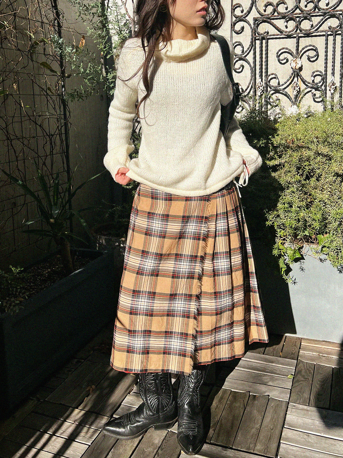 High-neck knit top in ivory