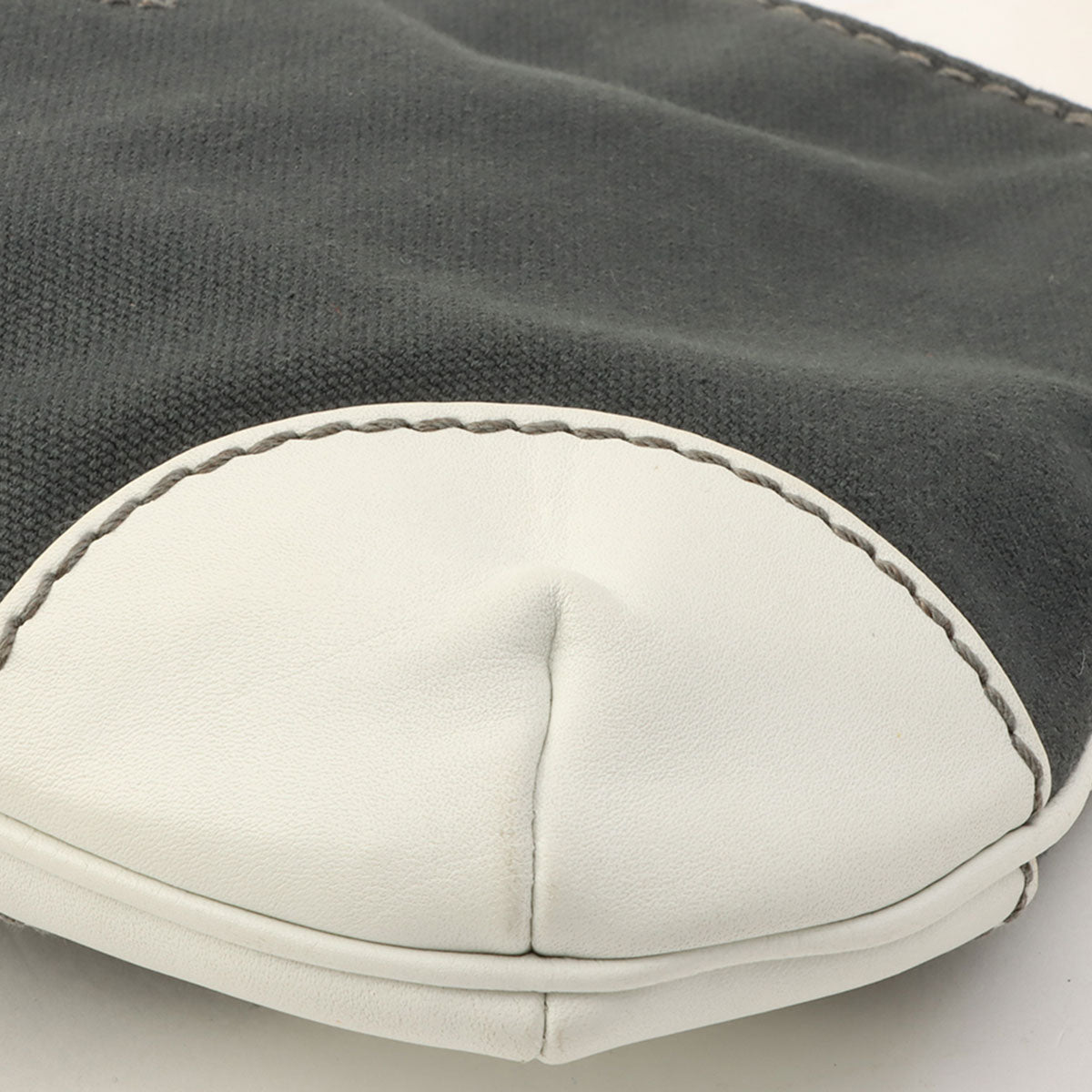 Circa 2003 Canvas CC Mark Stitch Chain Shoulder Bag Grey/White