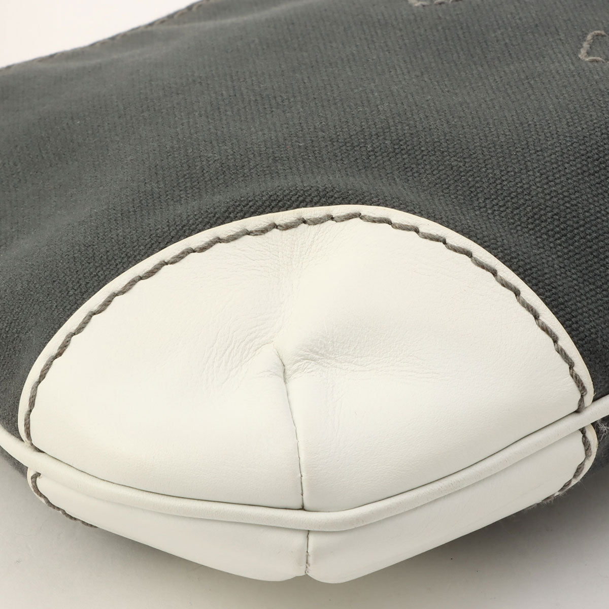 Circa 2003 Canvas CC Mark Stitch Chain Shoulder Bag Grey/White