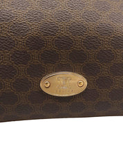 棕色单肩包，饰有碎石图案。