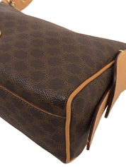 棕色单肩包，饰有碎石图案。