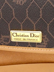 ハニカムパターンロゴプレートチェーンショルダーバッグ ブラウン