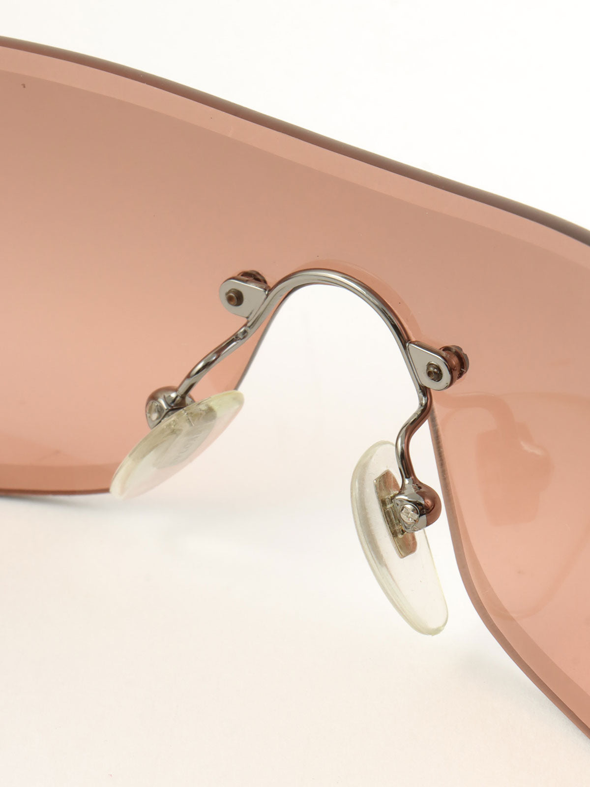 サイドロゴシールドサングラス ピンクベージュ