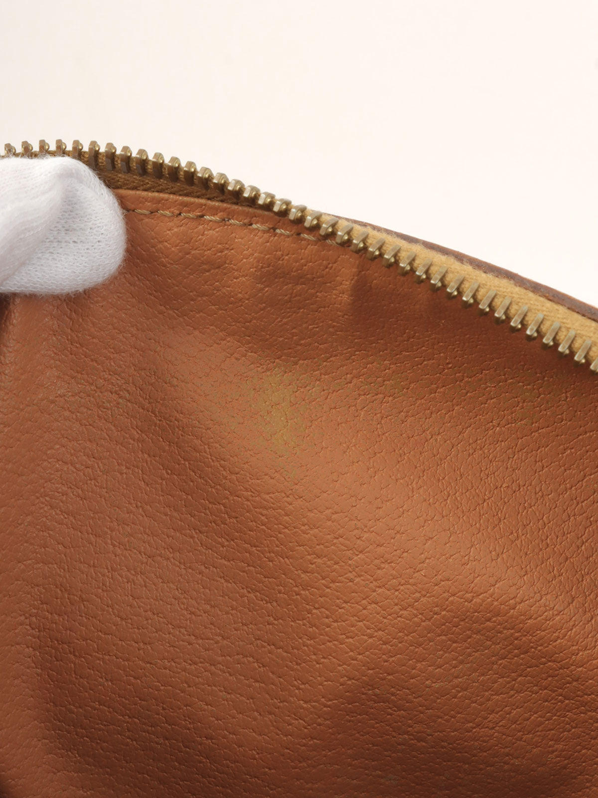 マカダムパターンロゴエンボスミニボストンバッグ ブラウン