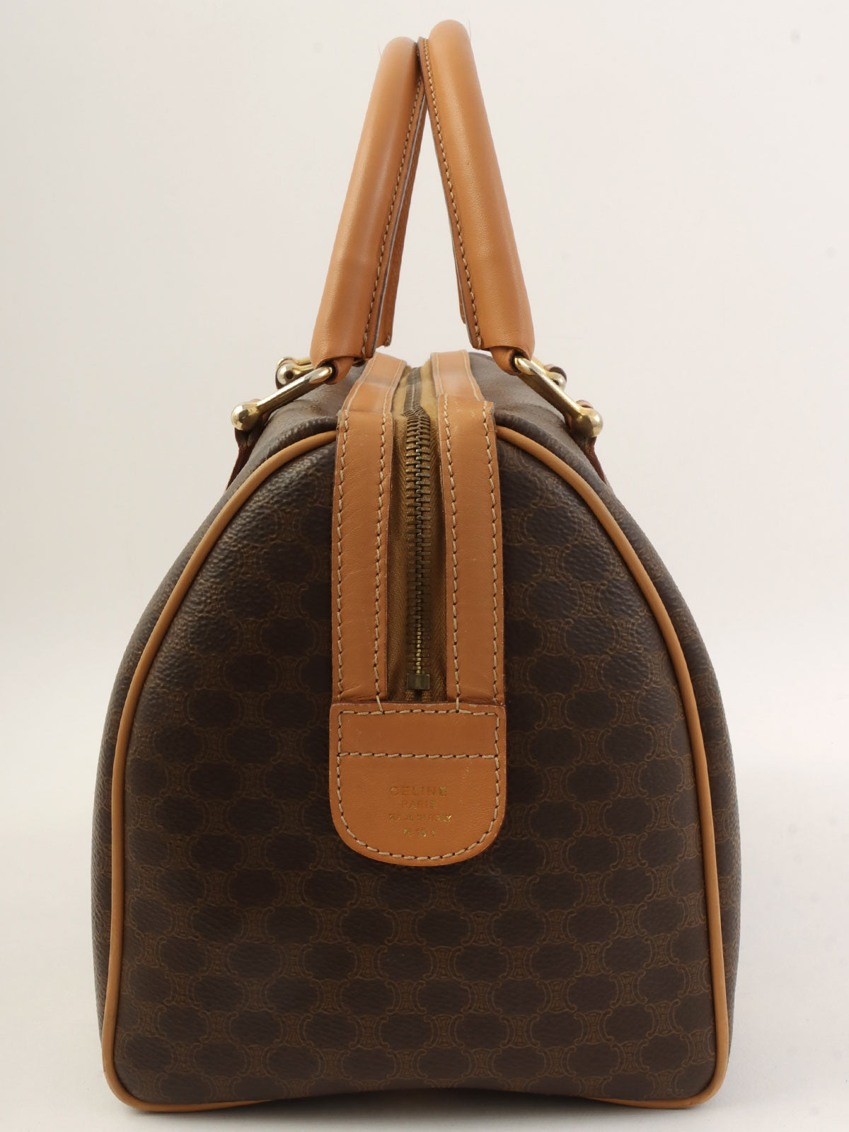 マカダムパターンロゴエンボスミニボストンバッグ ブラウン