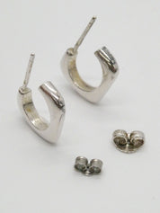 925ロゴスクエアフープピアス シルバー