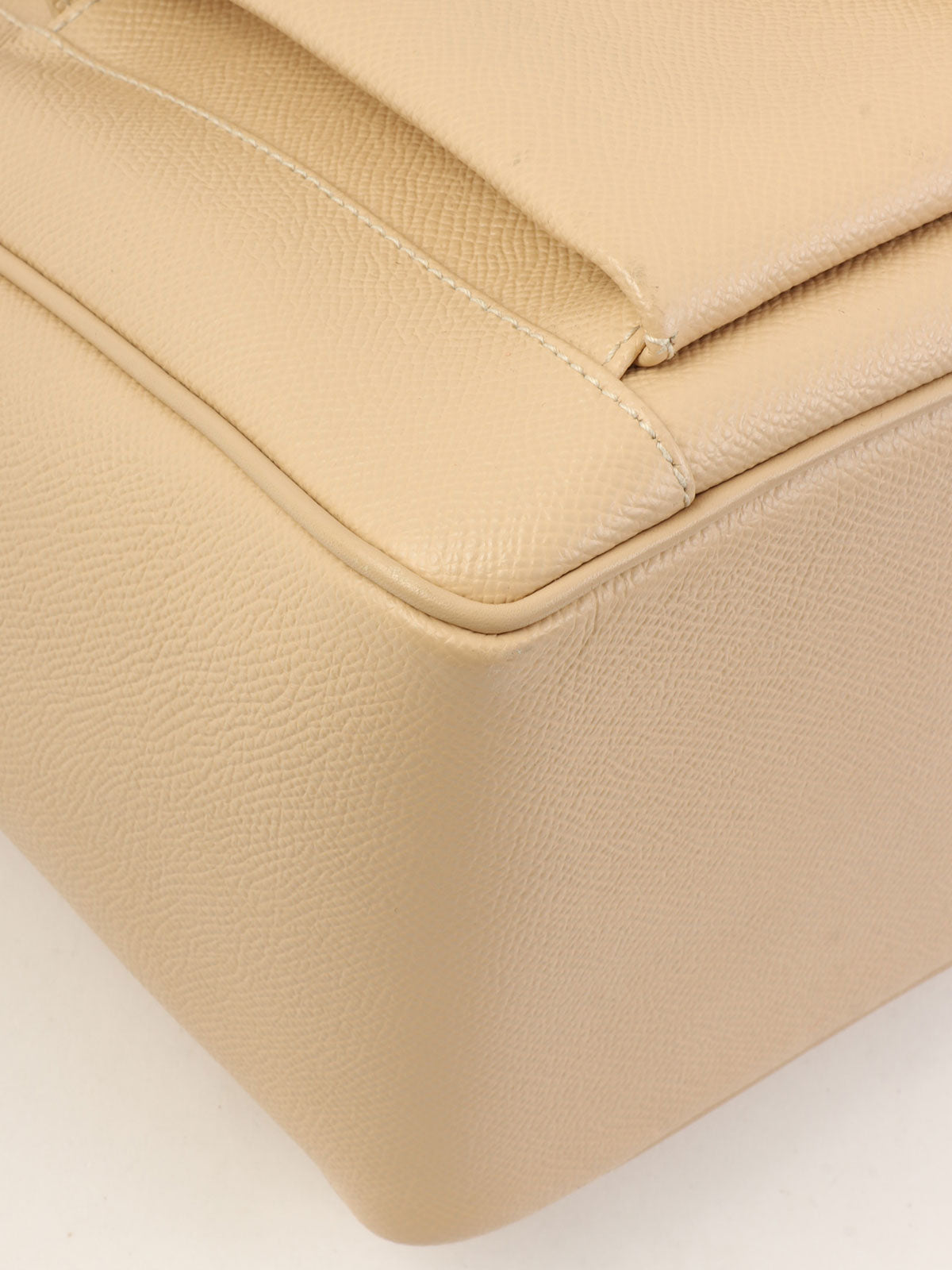 サークルロゴプレートハンドバッグ ベージュ