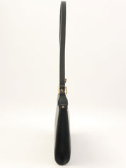 Gancini Plate 单肩包（黑色）