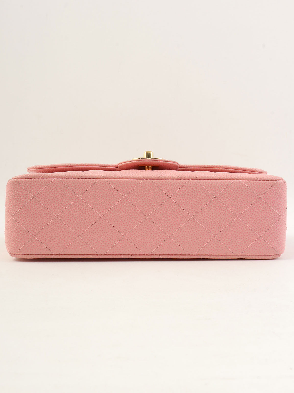 2004年頃製 キャビアスキンクラシックフラップチェーンバック23cm ピンク