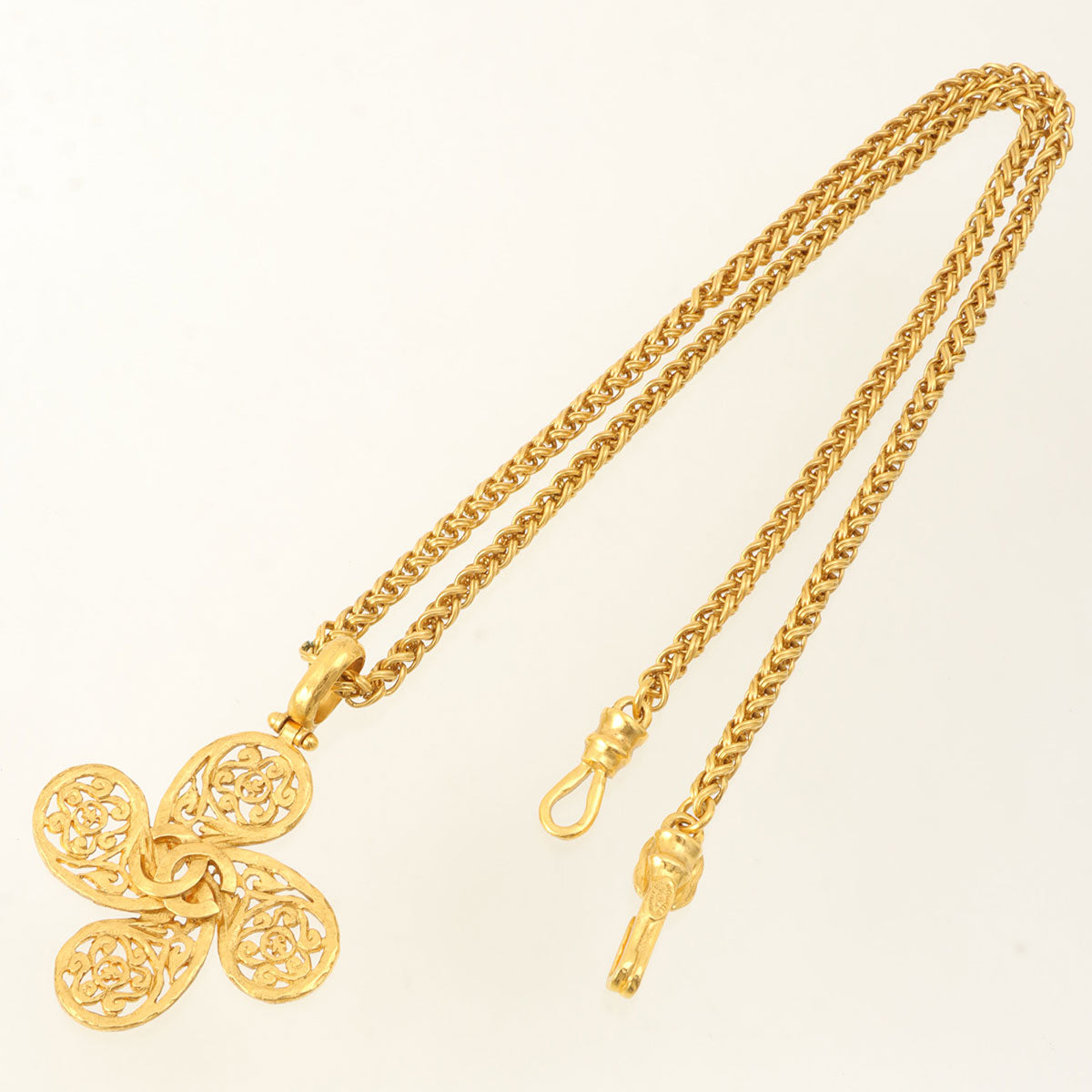 1995 Clover Motif CC Mark Chain Necklace Gold
