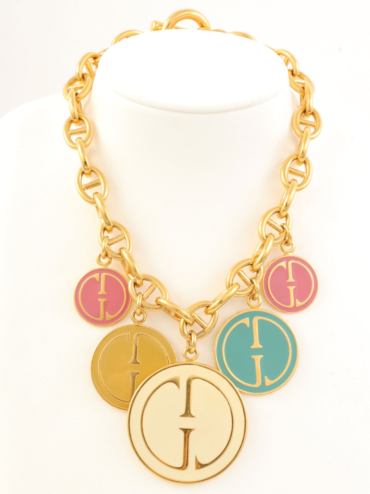 ロゴチャームチェーンネックレス ゴールド/マルチ