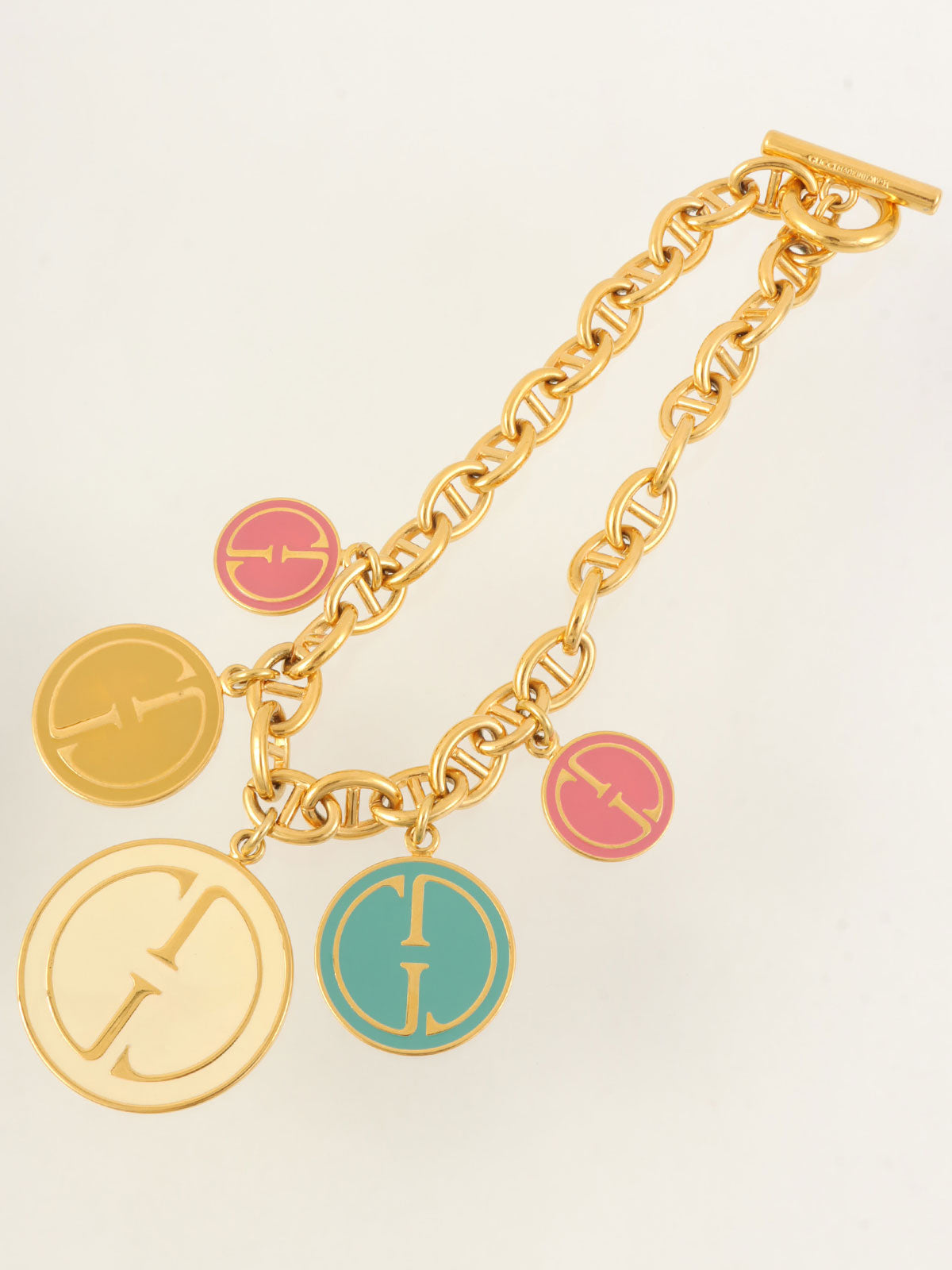 ロゴチャームチェーンネックレス ゴールド/マルチ