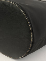 黑色尼龙水桶单肩包