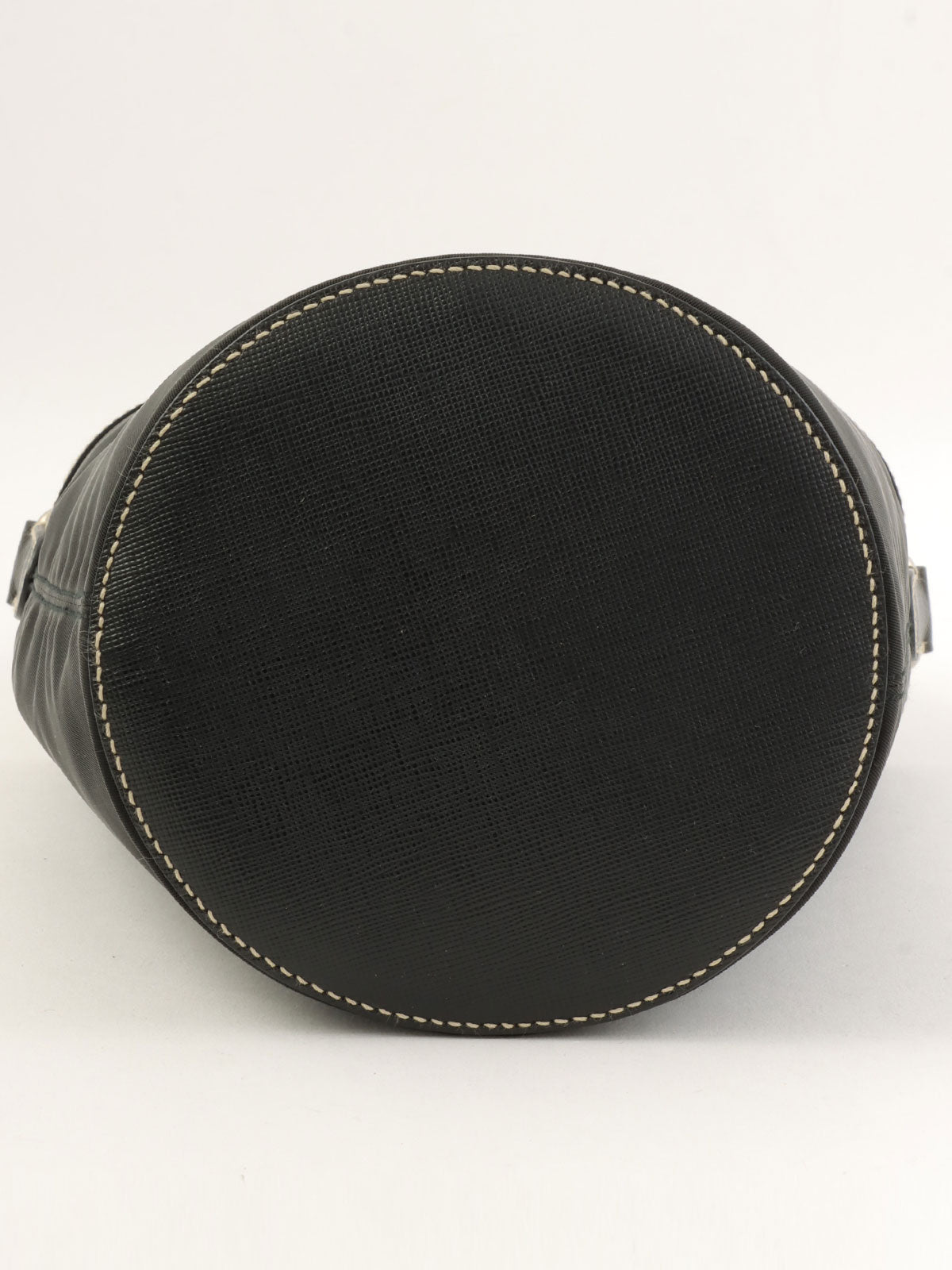 黑色尼龙水桶单肩包