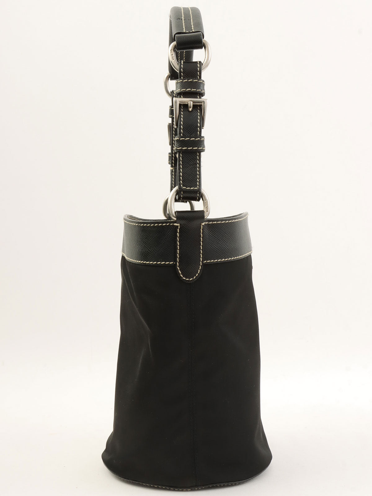 黑色尼龙水桶单肩包