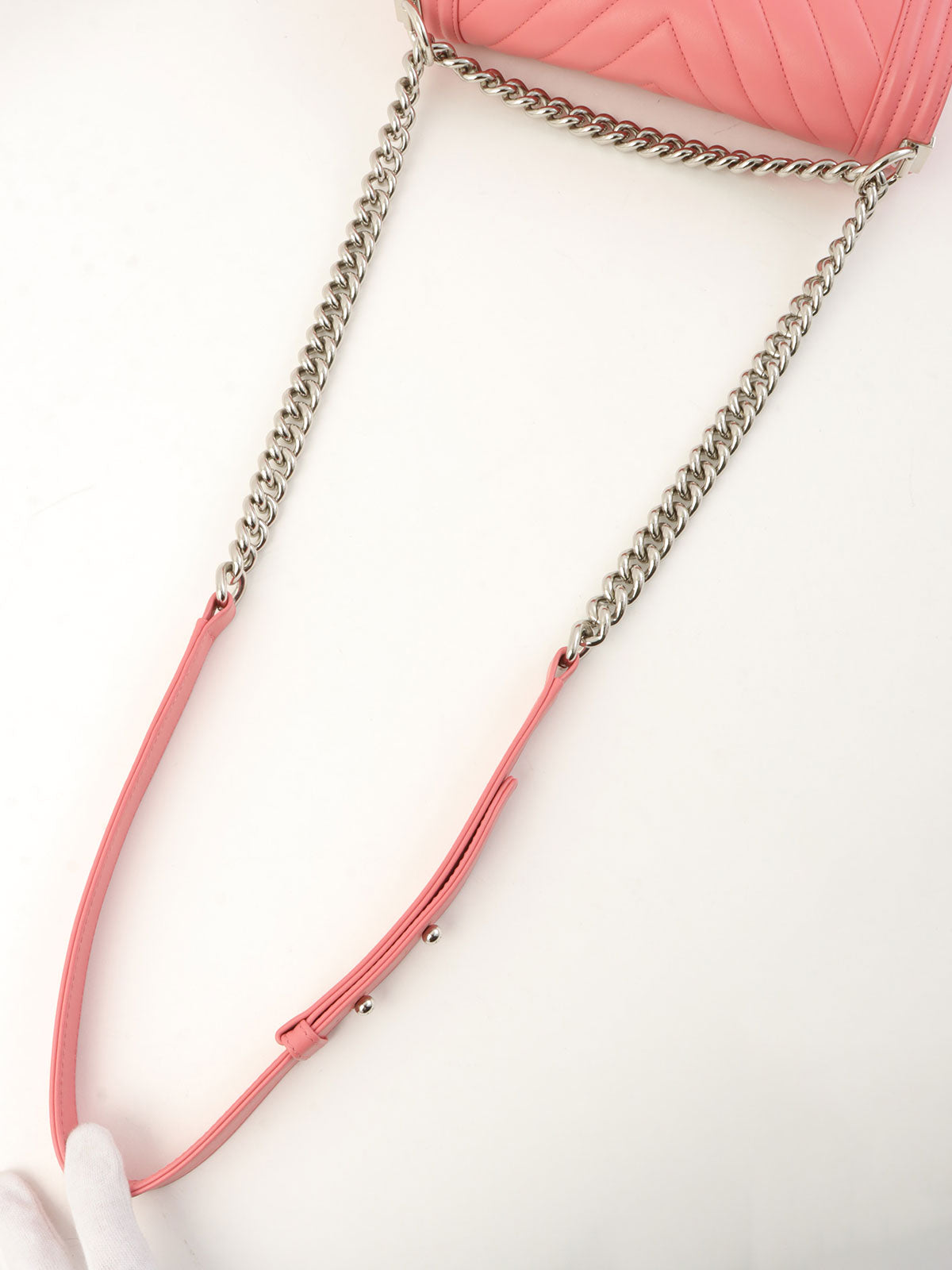 2016年頃製 シェブロンステッチボーイシャネルチェーンショルダーバッグ ピンク