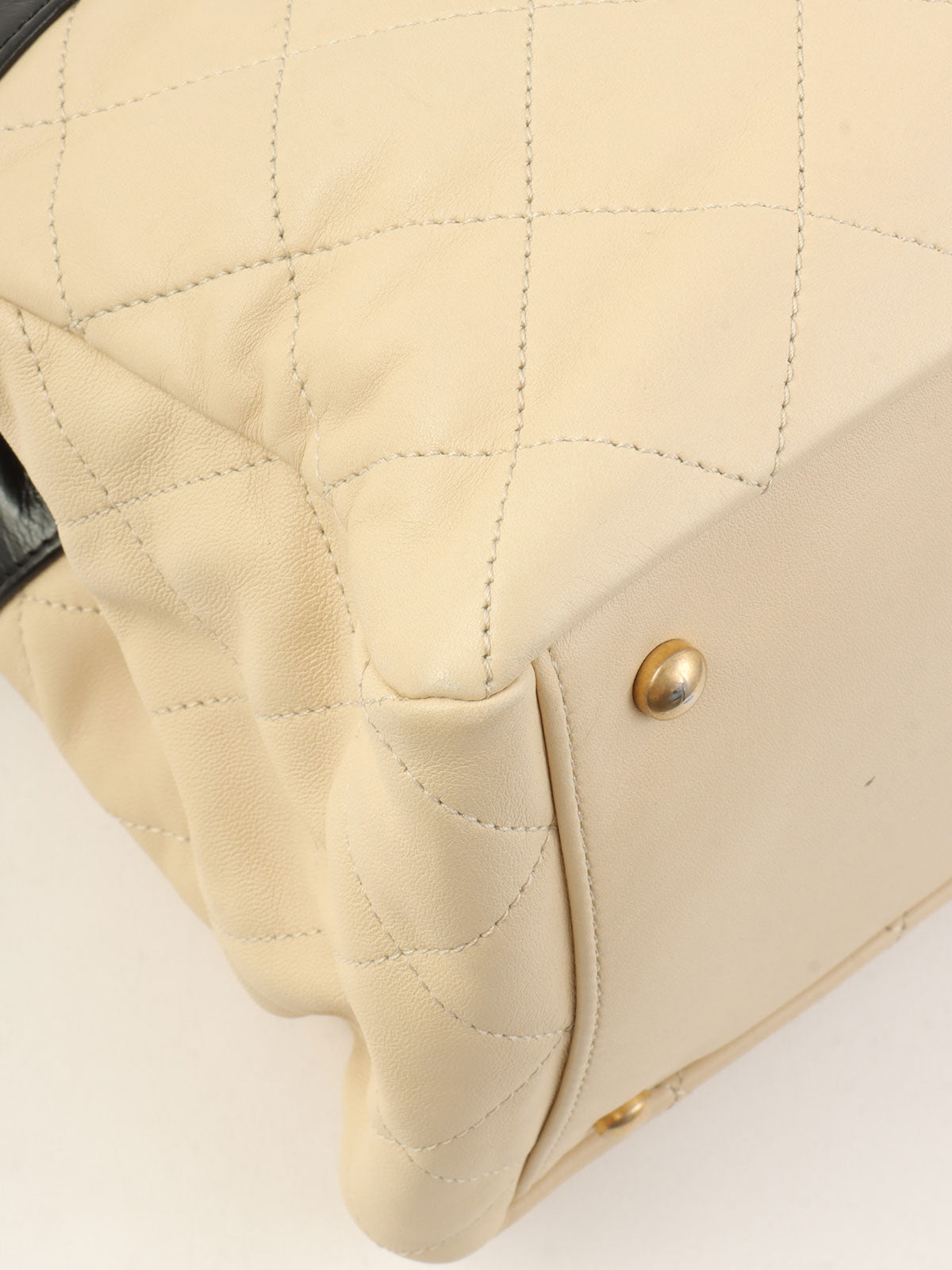 2013 In the Mix 2-way shoulder bag in beige/black