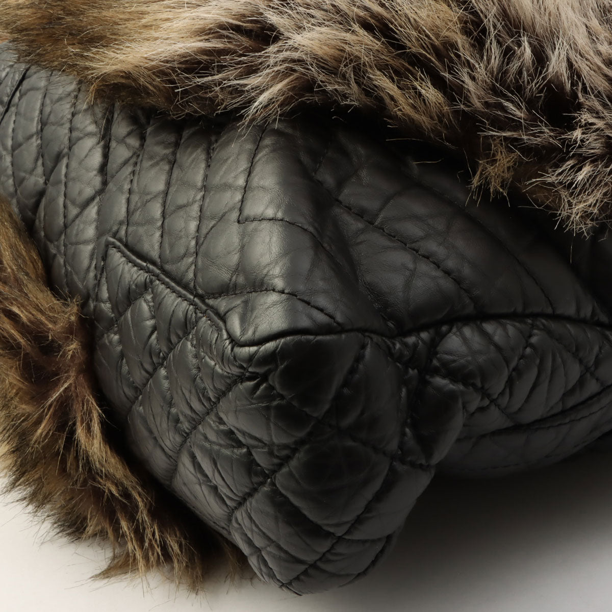 2009 2.55 Leather and Fur Combination Matelasse Stitch Tote Bag in Black