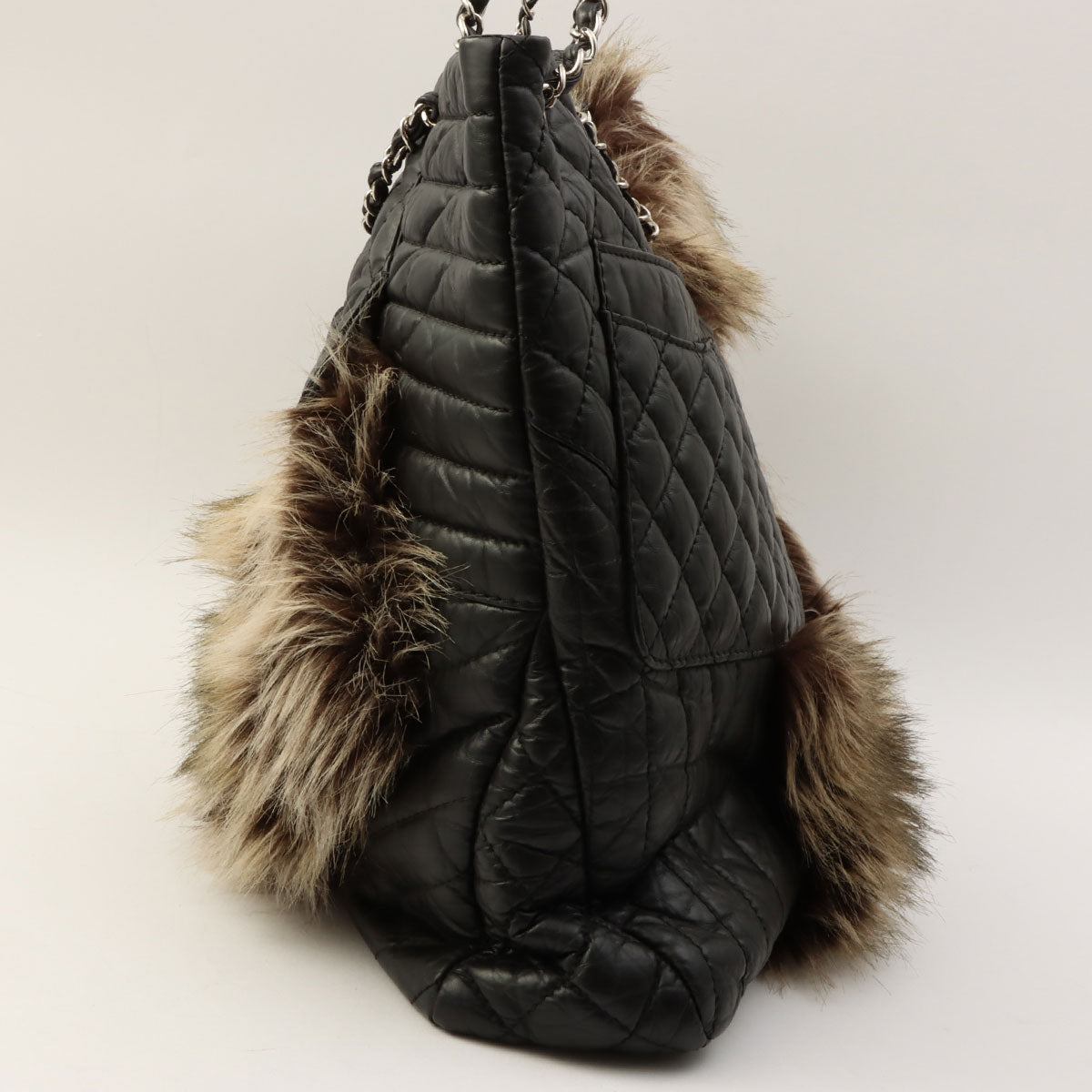 2009 2.55 Leather and Fur Combination Matelasse Stitch Tote Bag in Black