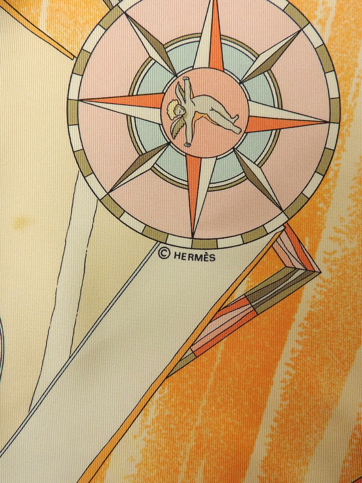 カレ90 Face au largeパターンスカーフ オレンジ