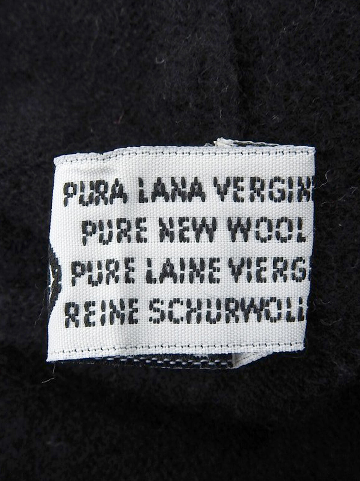 ロゴ刺繍タートルネックニットセーター ブラック