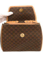 棕色圆形Logo图案单肩包