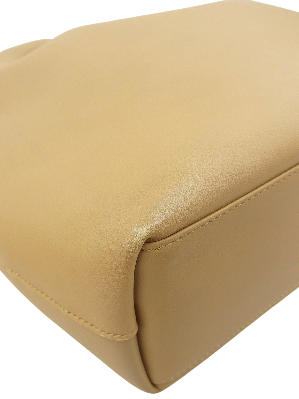 マリスパールロゴプレートハンドバッグ ベージュ