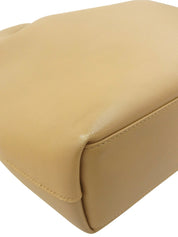 マリスパールロゴプレートハンドバッグ ベージュ