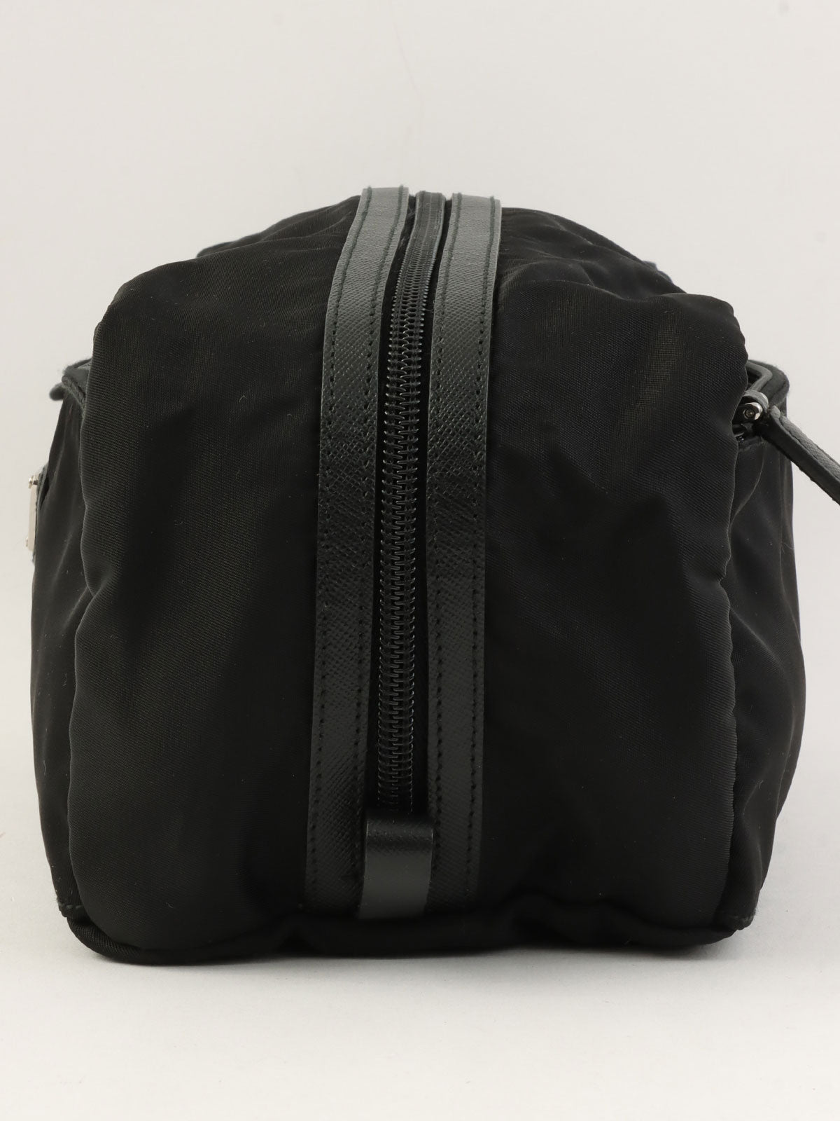 Nylon logo plate pouch, black