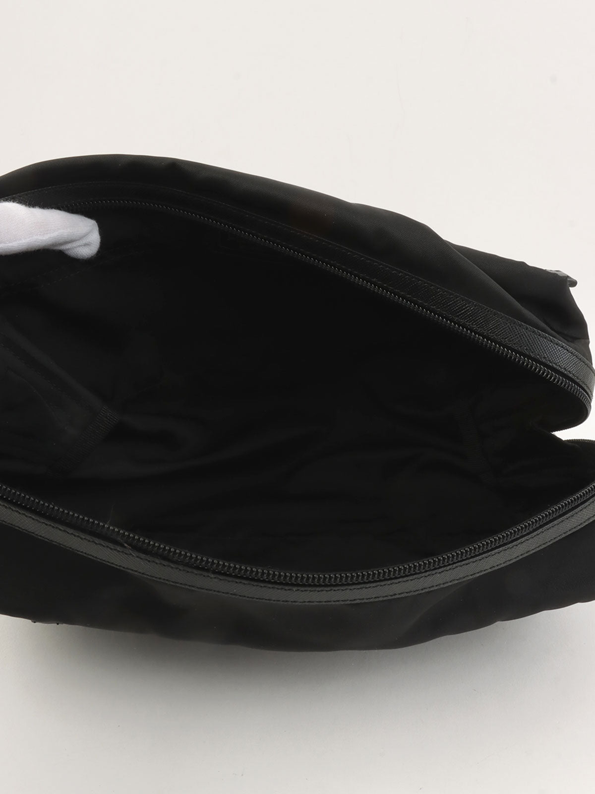 Nylon logo plate pouch, black