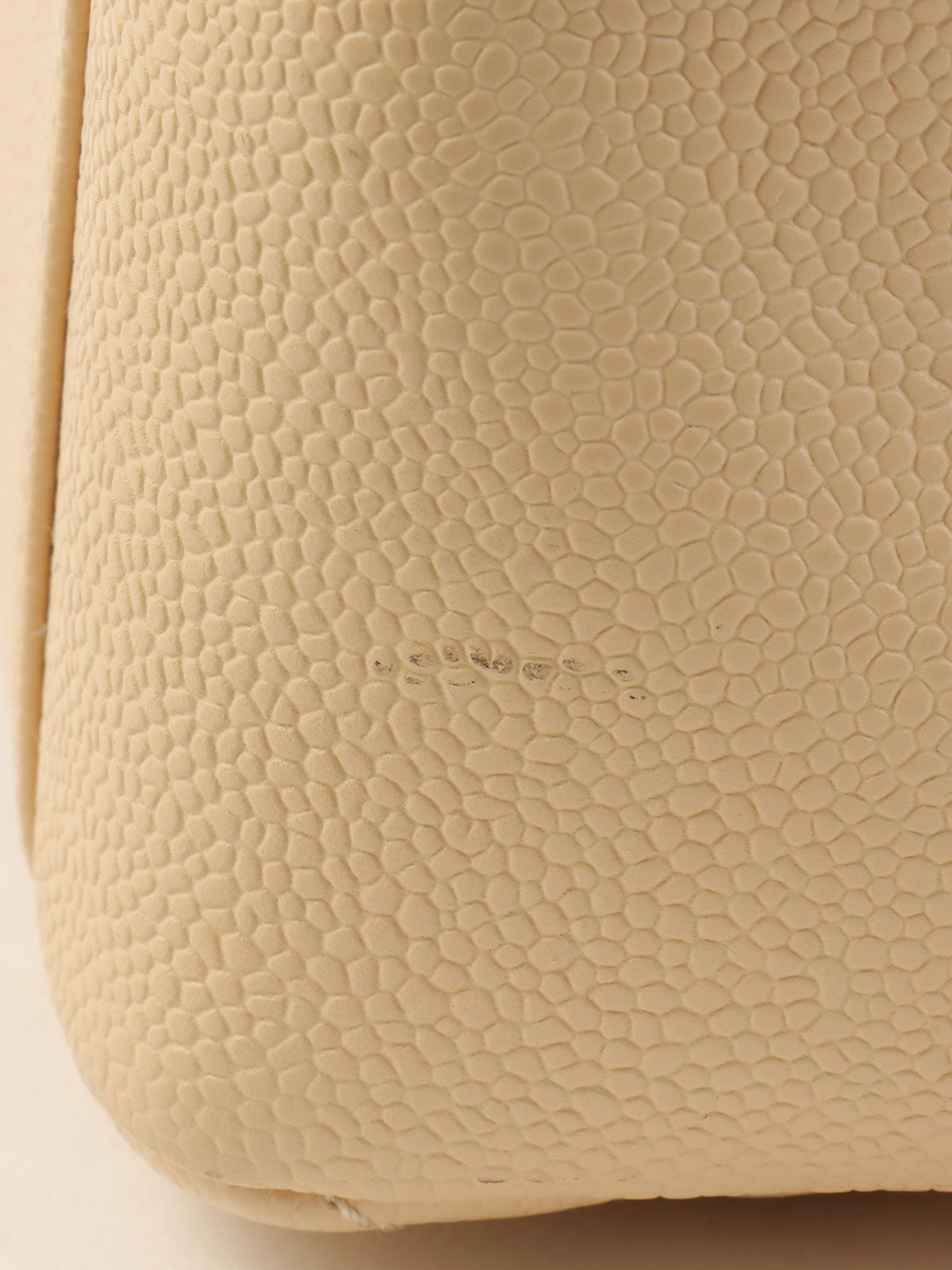 2011年頃製 キャビアスキンCCマークステッチチェーントートバッグ ライトベージュ