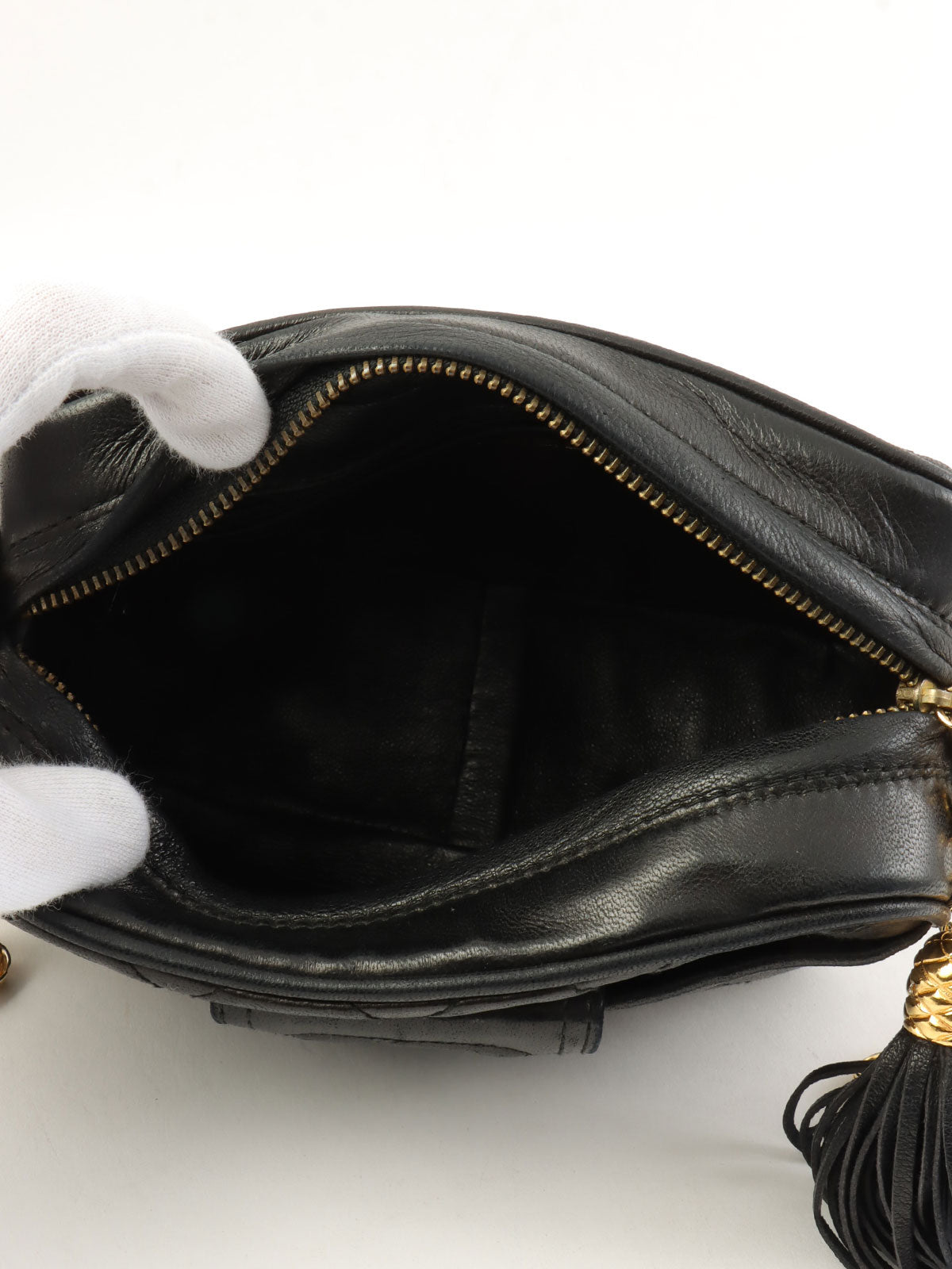 1990 CC 标志缝线流苏珠宝链条包，黑色