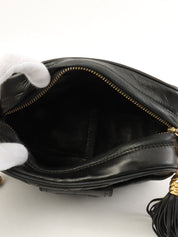 1990 CC 标志缝线流苏珠宝链条包，黑色