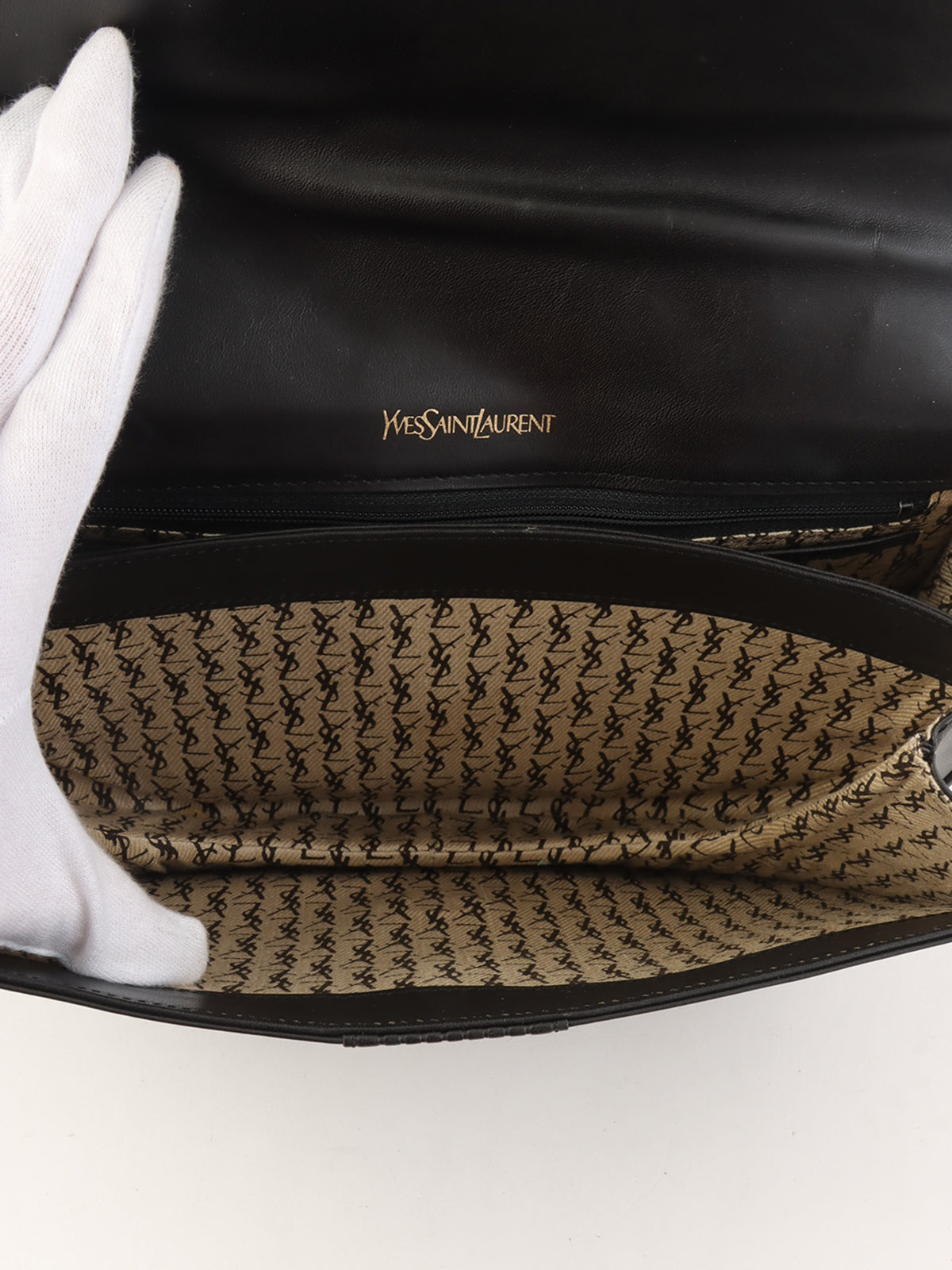 黑色压纹Logo单肩包