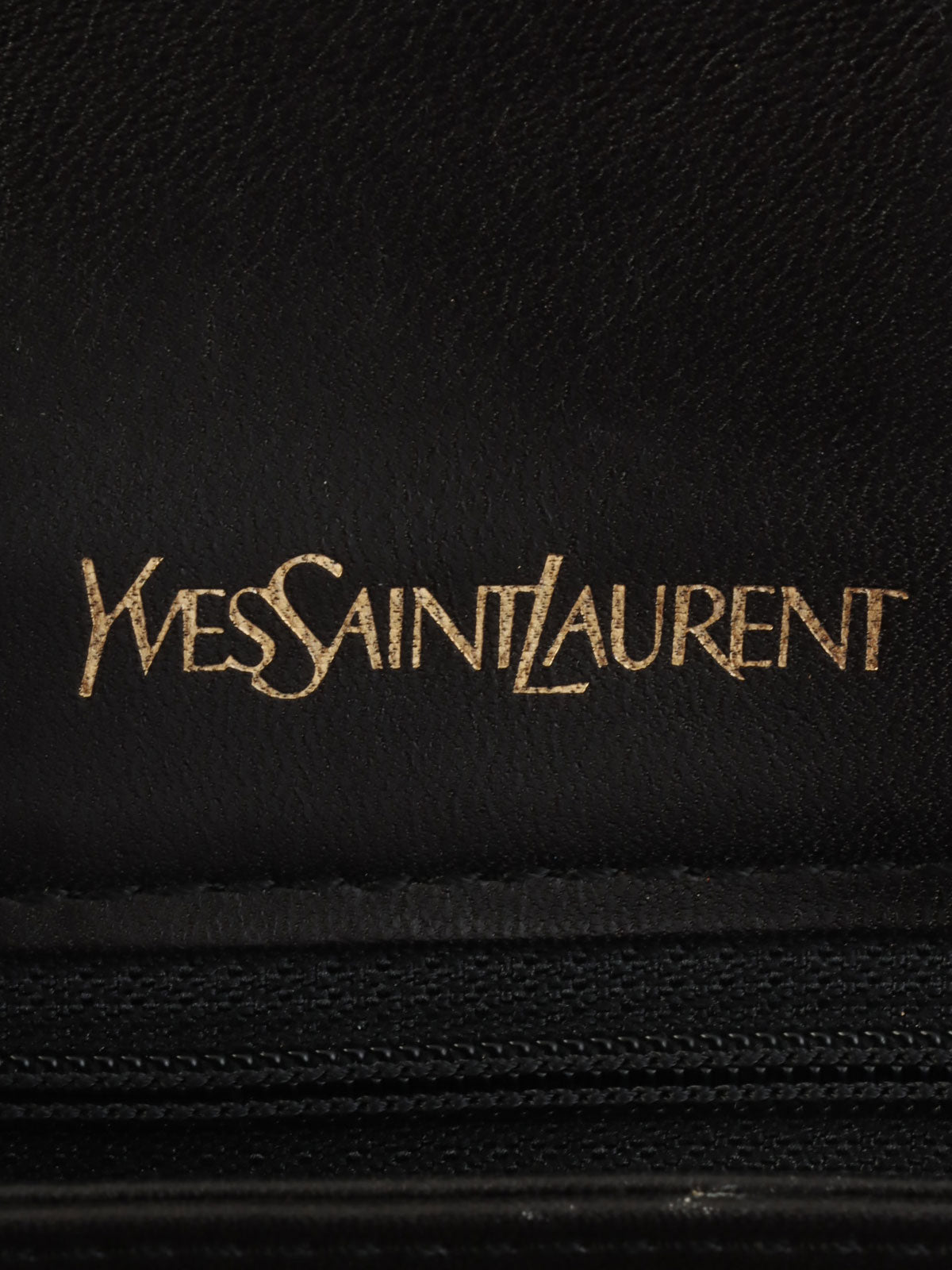 黑色压纹Logo单肩包