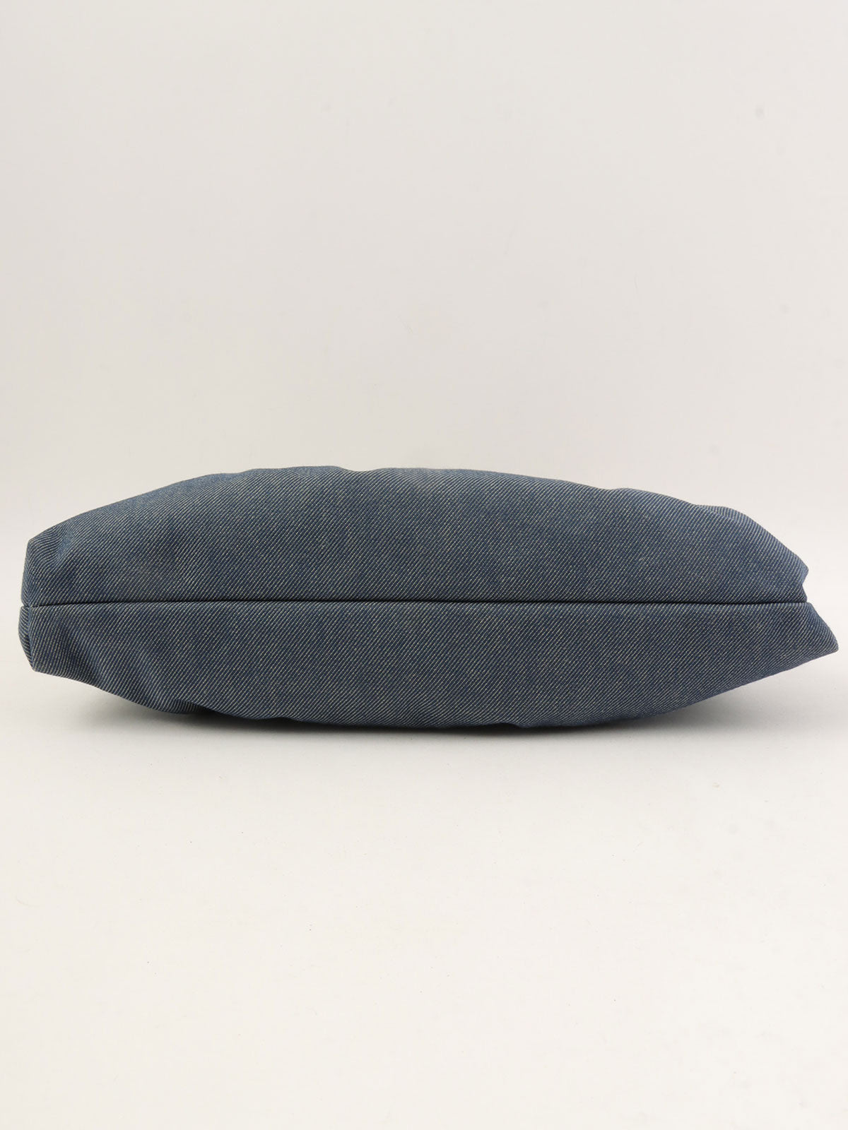 靛蓝/棕色牛仔布Logo吊饰手提包