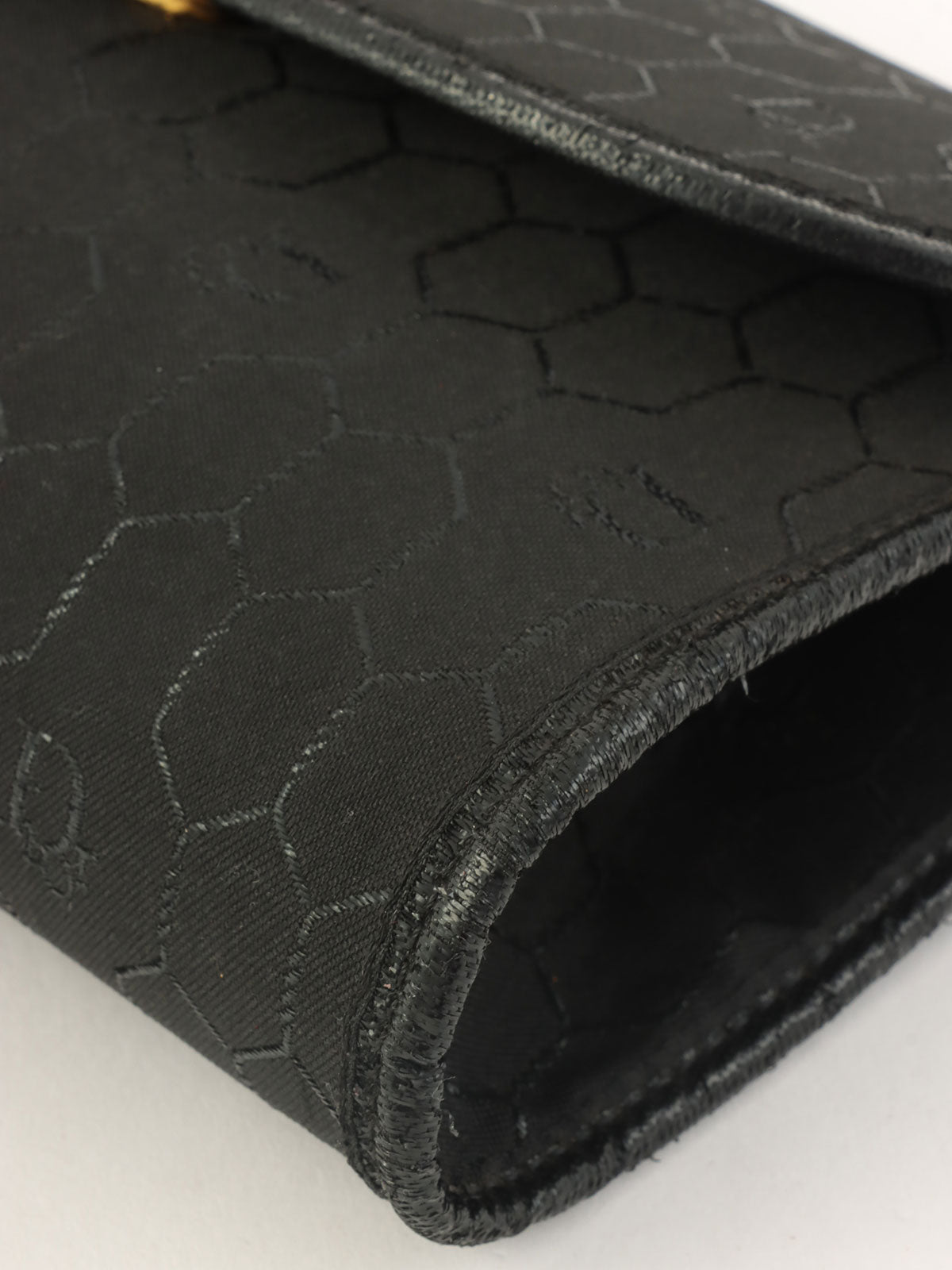 Honeycomb Pattern Logo Plate Chain Bag in Black