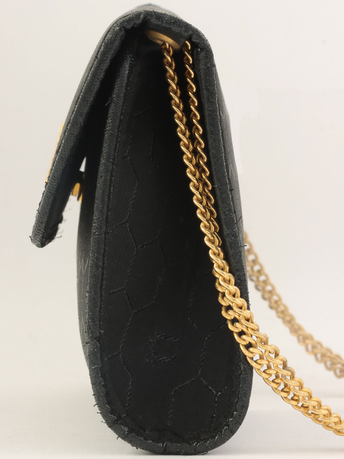 Honeycomb Pattern Logo Plate Chain Bag in Black