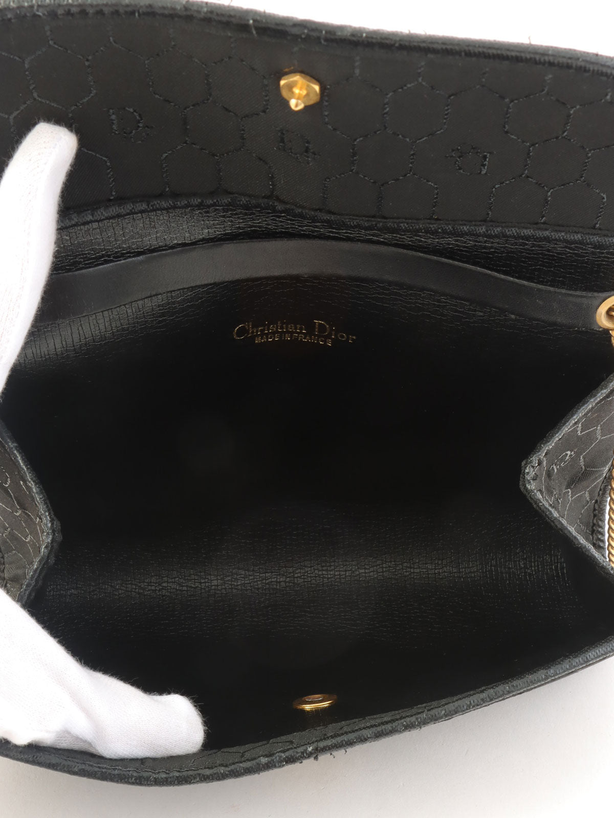 Honeycomb Pattern Logo Plate Chain Bag in Black