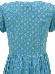 设计图案褶皱短袖连衣裙，浅蓝色