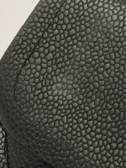 2010年頃製 キャビアスキンクラシックフラップチェーンバッグ25cm ブラック