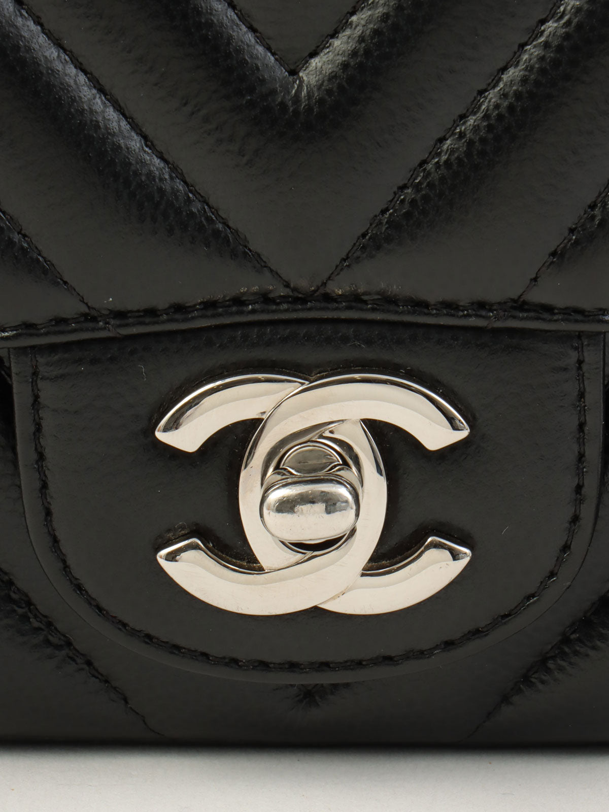 2016 Caviar Skin Chevron CC Turnlock Chain Bag Mini Black